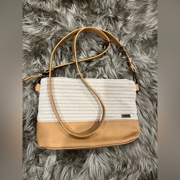 Roxy Handbags - Roxy Set You Free 1L Small Purse - Camel